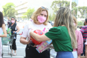Nesta sexta-feira (02), acontece o último drive thru para entrega de brinquedos da campanha Paraná Piá no estacionamento do Palácio Iguaçu, em Curitiba. A primeira-dama Luciana Saito Massa acompanha a arrecadação.A campanha, promovida pela Superintendência Geral de Ação Solidária (SGAS), do Governo do Estado, arrecada brinquedos novos ou usados, em bom estado, para serem distribuídos em comemoração ao Dia das Crianças, celebrado no dia 12 de outubro. 02/10/2020 - Foto: Geraldo Bubniak/AEN