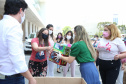 Nesta sexta-feira (02), acontece o último drive thru para entrega de brinquedos da campanha Paraná Piá no estacionamento do Palácio Iguaçu, em Curitiba. A primeira-dama Luciana Saito Massa acompanha a arrecadação.A campanha, promovida pela Superintendência Geral de Ação Solidária (SGAS), do Governo do Estado, arrecada brinquedos novos ou usados, em bom estado, para serem distribuídos em comemoração ao Dia das Crianças, celebrado no dia 12 de outubro. 02/10/2020 - Foto: Geraldo Bubniak/AEN