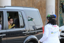 Nesta sexta-feira (02), acontece o último drive thru para entrega de brinquedos da campanha Paraná Piá no estacionamento do Palácio Iguaçu, em Curitiba. A primeira-dama Luciana Saito Massa acompanha a arrecadação.A campanha, promovida pela Superintendência Geral de Ação Solidária (SGAS), do Governo do Estado, arrecada brinquedos novos ou usados, em bom estado, para serem distribuídos em comemoração ao Dia das Crianças, celebrado no dia 12 de outubro. 02/10/2020 - Foto: Geraldo Bubniak/AEN