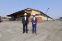 O Porto de Paranaguá recebeu nesta sexta-feira (2) a visita oficial do embaixador plurinacional da Bolívia, Wilfredo Rojo. A comitiva boliviana veio conhecer um possível depósito franco, que será doado pelo Governo Federal ao país vizinho. O processo de cessão é instruído pelo Ministério da Infraestrutura, através da Secretaria Nacional dos Portos.