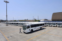 O Porto de Paranaguá embarcou nesta quinta-feira (15) um lote de 110 ônibus com destino ao Porto de Boma, na República Democrática do Congo, na África. Os veículos fazem parte de uma remessa de 440 coletivos que serão exportados para o continente. Com isso, o porto paranaense reafirma sua posição como principal porta de saída de ônibus e micro-ônibus produzidos no Brasil. 