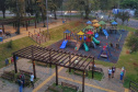  A menos de um quilômetro do Ginásio de Esportes Walter Marcon está a Praça Central de São Miguel do Iguaçu. Ela passou por uma revitalização com apoio de R$ 670 mil da Secretaria do Desenvolvimento Urbano e de Obras Públicas e foi entregue em meados do ano passado. Foto: José Fernando Ogura/AEN