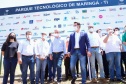 O governador Ratinho Junior também conheceu o espaço do Parque Tecnológico de Maringá, que ocupará um terreno de 180 mil metros quadrados, subdivividos em mais de 50 loteamentos, próximo ao Parque do Japão. A expectativa é reunir em um só espaço, com toda a infraestrutura necessária, a maior parte da inovação 