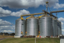 Em Ponta Grossa, o moinho Herança Holandesa, do grupo Unium - que reúne as cooperativas Frísia, Castrolanda e Capal - foi pensado para produzir farinhas especiais para linhas industriais do mercado B2B, como é conhecida a produção para outras marcas. 

No entanto, em 2017, a empresa investiu em tecnologia, ampliou seu mix e iniciou a produção de farinhas para uso doméstico.