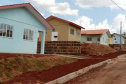 Quarenta famílias de Marmeleiro, município na região Sudoeste do Paraná, realizaram nesta quarta-feira (25) o sonho da casa própria. Elas foram beneficiadas por um projeto habitacional do Governo do Estado, feito em parceria com a prefeitura, com investimentos de aproximadamente R$ 2,6 milhões. Foto: Cohapar