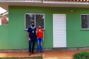 Representantes do Governo do Estado, Governo Federal e da Prefeitura de Santa Maria do Oeste entregaram nesta sexta-feira (27) as chaves de 31 casas populares a famílias do município, localizado na região central do Paraná. O projeto recebeu R$ 2 milhões de investimentos do Fundo de Garantia do Tempo de Serviço (FGTS), além de contrapartidas dos órgãos envolvidos. (Foto: Elmar Vornes / Cohapar)
