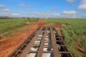 Um convênio entre Itaipu Binacional, Departamento Nacional de Infraestrutura de Transportes (DNIT) e Governo do Paraná vai garantir a execução das obras no trecho paranaense da BR-487, mais conhecida como Estrada Boiadeira. O trecho de 47 km liga os municípios Icaraíma (Porto Camargo) e Umuarama (Serra dos Dourados), no Noroeste do Paraná, e deve estar pronto até início de 2022. 19/11/2020 - Foto: Geraldo Bubniak/AEN
