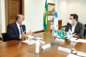 O governador Carlos Massa Ratinho Junior recebeu nesta quinta-feira (4), no Palácio Iguaçu, em Curitiba, o governador da província argentina de Tucumán, Juan Luis Manzur,
