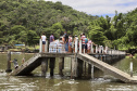 Portos do Paraná entrega cestas básicas a comunidades isoladas.
