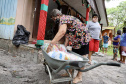 Portos do Paraná entrega cestas básicas a comunidades isoladas.
