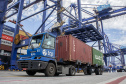 O volume de cargas importadas e exportadas em contêineres em 2020, pelo Porto de Paranaguá, aumentou 6% em relação a 2019. Foram 8.541.091 toneladas, 508.664 toneladas a mais que no ano anterior. Os produtos conteinerizados representam 14,9% da movimentação geral dos portos do Paraná.