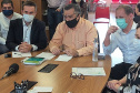 O secretário de Estado da Saúde, Beto Preto, participou nesta quinta-feira (14) da primeira reunião com a nova diretoria do Conselho de Secretarias Municipais de Saúde do Paraná (Cosems/PR). A pauta priorizou as estratégias para os novos secretários, obras e a vacinação contra a Covid-19. Este foi o primeiro evento do Conselho sob a presidência de Ivoliciano Leonarchik.Foto:SESA