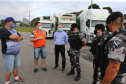 O Governo do Estado, por meio da Secretaria de Estado da Saúde, inicia  a distribuição dos insumos para a  vacinação da Covid-19, neste sabado (16) na Central de Medicamentos do Paraná (Cemepar), no Jardim Botânico. Foto: Geraldo Bubniak/AEN