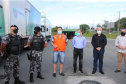 O Governo do Estado, por meio da Secretaria de Estado da Saúde, inicia  a distribuição dos insumos para a  vacinação da Covid-19, neste sabado (16) na Central de Medicamentos do Paraná (Cemepar), no Jardim Botânico. Foto: Geraldo Bubniak/AEN