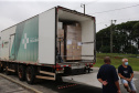 O Governo do Estado, por meio da Secretaria de Estado da Saúde, inicia  a distribuição dos insumos para a  vacinação da Covid-19, neste sabado (16) na Central de Medicamentos do Paraná (Cemepar), no Jardim Botânico. Foto: Geraldo Bubniak/AEN