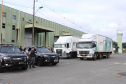 O Governo do Estado, por meio da Secretaria de Estado da Saúde, inicia  a distribuição dos insumos para a  vacinação da Covid-19, neste sabado (16) na Central de Medicamentos do Paraná (Cemepar), no Jardim Botânico. Foto: Geraldo Bubniak/AEN