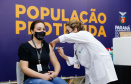 A vacinação contra a Covid-19 começou em todos os 399 municípios do Estado. 