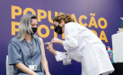 A vacinação contra a Covid-19 começou em todos os 399 municípios do Estado. 