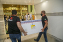 Vacinas da Fiocruz contra a Covid-19 chegam ao Centro de Medicamentos do Paraná na madrugada deste domingo (24).
Foto: Gilson Abreu/AEN