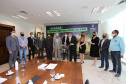 O governador Carlos Massa Ratinho Junior assina  nesta terca-feira (9),  o reajuste do salário mínimo regional acompanhado do vice-governador Darci Piana, do secretario da Justiça, Família e Trabalho (Sejuf), Ney Leprevost e do chefe da Casa Civil, Guto Silva.  Curitiba, 09/02/2021. Foto: Geraldo Bubniak/AEN
