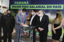 O governador Carlos Massa Ratinho Junior ratificou nesta terça-feira (9) os novos valores do salário mínimo regional do Paraná, que se mantém como o maior do País. Dividido em quatro faixas salariais, que variam de R$ 1.467,40 a R$ 1.696,20, conforme a categoria, o reajuste foi aprovado pelo Conselho Estadual do Trabalho, Emprego e Renda (Ceter), vinculado à Secretaria de Estado da Justiça, Família e Trabalho.