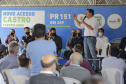 O governador Carlos Massa Ratinho Junior assinou nesta quinta-feira (11) a ordem de serviço para a execução do Contorno Norte de Castro, nos Campos Gerais. O investimento de R$ 78.978.622,85 é parte do convênio do Governo do Estado com o Banco Interamericano de Desenvolvimento (BID) e ajudará a dar impulso a uma das principais bacias leiteiras do Paraná, tirando o fluxo pesado de caminhões do Centro da cidade.