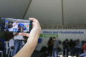 O governador Carlos Massa Ratinho Junior assinou nesta quinta-feira (11) a ordem de serviço para a execução do Contorno Norte de Castro, nos Campos Gerais. O investimento de R$ 78.978.622,85 é parte do convênio do Governo do Estado com o Banco Interamericano de Desenvolvimento (BID) e ajudará a dar impulso a uma das principais bacias leiteiras do Paraná, tirando o fluxo pesado de caminhões do Centro da cidade.