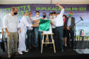 O governador Carlos Massa Ratinho Junior participa nesta quinta-feira (11) da entrega da primeira parte da duplicação da PR-323 entre Doutor Camargo e Paiçandu, na região Noroeste. O investimento por parte do Governo do Estado em toda a obra é de R$ 78,7 milhões. 11/02/2021 - Foto: Geraldo Bubniak/AEN