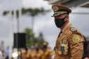 O governador Carlos Massa Ratinho Junior participou nesta sexta-feira (12) da cerimônia de posse do coronel Hudson Leôncio Teixeira como Comandante-Geral da Polícia Militar do Paraná. O ex-comandante, coronel Péricles de Matos, foi para a reserva remunerada da corporação. A cerimônia aconteceu na Academia Militar do Guatupê, em São José dos Pinhais, na Região Metropolitana de Curitiba.