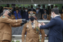 O governador Carlos Massa Ratinho Junior participou nesta sexta-feira (12) da cerimônia de posse do coronel Hudson Leôncio Teixeira como Comandante-Geral da Polícia Militar do Paraná. O ex-comandante, coronel Péricles de Matos, foi para a reserva remunerada da corporação. A cerimônia aconteceu na Academia Militar do Guatupê, em São José dos Pinhais, na Região Metropolitana de Curitiba.