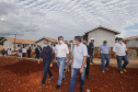 O governador Carlos Massa Ratinho Junior vistoria as obras do Condomínio do Idoso de Foz do Iguaçu. 