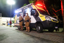 O balanço da Polícia Militar do Paraná sobre os cinco dias de Carnaval no Litoral aponta a redução dos principais crimes. O comparativo com o mesmo período do ano anterior indica que os roubos caíram 48,2% (de 29 foi para 15), os furtos reduziram 64,7% (de 153 casos para 54) e as ocorrências de perturbação do sossego diminuíram 18,7% (de 64 para 52). Foto:PMPR