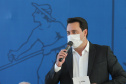 O governador Carlos Massa Ratinho Junior entrega   nesta terca-feira (23),  Vans para 45 municípios  no Programa de Qualificação da Atenção Primária emSaúde acompanhado do  vice-governador Darci Piana, do secretarrio de Estado da Saude, Beto Preto, do Secretaria de Estado da Administração e Previdência, Marcel Micheletto   e do chefe da Casa Civil, Guto Silva.  Curitiba, 23/02/2021. Foto: Geraldo Bubniak/AEN