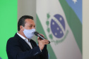 O governador Carlos Massa Ratinho Junior entrega   nesta quarta-feira (24),  29 Caminhões Pipa, Compactadores de Lixo e ColetaSeletiva,  acompanhado  do Secretário do Desenvolvimento Sustentável e do Turismo,  Marcio Nunes do Secretaria de Estado da Administração e Previdência, Marcel Micheletto   e do chefe da Casa Civil, Guto Silva.  Curitiba, 24/02/2021. Foto: Geraldo Bubniak/AEN