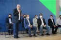 O governador Carlos Massa Ratinho Junior entrega   nesta quarta-feira (24),  29 Caminhões Pipa, Compactadores de Lixo e ColetaSeletiva,  acompanhado  do Secretário do Desenvolvimento Sustentável e do Turismo,  Marcio Nunes do Secretaria de Estado da Administração e Previdência, Marcel Micheletto   e do chefe da Casa Civil, Guto Silva.  Curitiba, 24/02/2021. Foto: Geraldo Bubniak/AEN