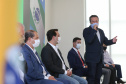 O governador Carlos Massa Ratinho Junior entrega   nesta quarta-feira (24),  29 Caminhões Pipa, Compactadores de Lixo e ColetaSeletiva,  acompanhado  do Secretário do Desenvolvimento Sustentável e do Turismo,  Marcio Nunes do Secretaria de Estado da Administração e Previdência, Marcel Micheletto   e do chefe da Casa Civil, Guto Silva.  Curitiba, 24/02/2021. Foto: Geraldo Bubniak/AEN