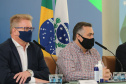 O governador Carlos Massa Ratinho Junior apresenta nesta sexta-feira (26), no Palácio Iguaçu, um panorama do cenário da pandemia no Estado e anuncia novas medidas de enfrentamento ao coronavírus, acompanhado do  secretário da Saúde, Beto Preto e do chefe da Casa Civil, Guto Silva. Curitiba, 26/02/2021. Foto: Geraldo Bubniak/AEN