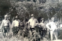 Primeira grande hidrelétrica do Paraná completa 90 anos de operação - O engenheiro americano Howell Lewis Fry (ao centro) com moradores da região que trabalharam na construção da Usina.  -  Foto: Divulgação Copel