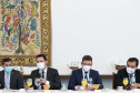&#8232;O governador Carlos Massa Ratinho Junior participou nesta quarta-feira (24), em Brasília, da reunião com os chefes dos Três Poderes que definiu a criação de um comitê para articular nacionalmente as ações de enfrentamento à pandemia de Covid-19. Foto: Marcos Corrêa/PR