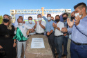 O governador Carlos Massa Ratinho Junior participou nesta quinta-feira (22) do lançamento da pedra fundamental das novas obras de duplicação da PR-323, no Noroeste do Estado. O trecho que recebe as intervenções tem 6,3 quilômetros, entre Doutor Camargo e o Rio Ivaí, com investimento de R$ 38,3 milhões, fruto da parceria com o Banco Interamericano do Desenvolvimento (BID). - Foto: Geraldo Bubniak/AEN
