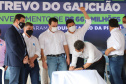 O governador Carlos Massa Ratinho Junior lança nesta sexta-feira (23) a pedra fundamental das obras de modernização do Trevo Gauchão e da duplicação da PR-323 no perímetro urbano de Umuarama. O investimento é de R$ 66,1 milhões. 23/04/2021 - Foto: Geraldo Bubniak/AEN