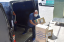 O Governo do Estado começou a distribuir sexta-feira (23) para as 22 Regionais de Saúde do Paraná mais 205.130 doses da vacina contra a Covid-19. Os imunizantes integram o 14º lote encaminhado pelo Ministério da Saúde na quinta-feira (22), composto por 166.000 doses da Covishield, produzida pela Universidade de Oxford/AstraZeneca/Fiocruz, e 39.130 doses da CoronaVac, desenvolvida pelo Instituto Butantan/Sinovac. - Curitiba, 23/04/2021  -   Foto: Américo Antonio/SESA