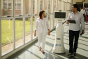Robô usado no HUM é considerado uma das principais iniciativas no uso da inteligência artificial na América Latina. FOTO:UEM