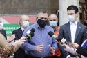 Doação de Cilindros da Copel para Secretária Estadual da Saúde. Secretario Saude Beto Preto, diretor presidente da Copel Daniel Pimentel Slaviero, diretor presidente da Copel Distribuição, Maximiliano Orfalil, gerente geral da Refinaria Presidente Getúlio Vargas (Repar), Felipe Leonardo Gomes e o pressidente da Assembleia Legislativa do Paraná, Ademar Traiano -  Curitiba, 27/04/2021  -  Foto: Valdelino Pontes
