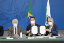 O governador Carlos Massa Ratinho Junior anunciou nesta terça-feira (27), no lançamento do Banco do Agricultor Paranaense, que o Estado está editando um decreto que isenta o ICMS, principal tributo estadual, sobre equipamentos de irrigação destinados ao uso na agricultura ou horticultura. Foto:Jonathan Campos/AEN