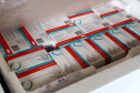 São 303.000 doses da Covishield, da Universidade de Oxford/Astrazeneca/Fiocruz, e 6.200 doses da Coronavac. Doses serão distribuídas às 22 Regionais do Paraná a partir das 8h desta sexta-feira (29). Foto: Ari Dias/AEN