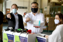 O 15º lote de vacinas enviado ao Paraná soma 309,2 mil doses. São 303.000 da Covishield, da Universidade de Oxford/Astrazeneca/Fiocruz, e 6.200 doses da Coronavac. Elas serão distribuídas às 22 Regionais do Paraná a partir das 8 horas desta sexta-feira (30). Foto: Ari Dias