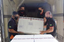O Paraná recebeu na manhã deste sábado (1º) 14.600 doses da Coronavac, fabricada pelo Instituto Butantan/Sinovac. O volume é parte das 406.100 doses de vacinas contra a Covid-19, referentes ao 16° lote enviado pelo Ministério da Saúde ao Estado.  -  Curitiba, 01/05/2021  -  Foto: Américo Antonio/SESA