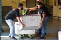 O Paraná recebeu na manhã deste sábado (1º) 14.600 doses da Coronavac, fabricada pelo Instituto Butantan/Sinovac. O volume é parte das 406.100 doses de vacinas contra a Covid-19, referentes ao 16° lote enviado pelo Ministério da Saúde ao Estado.  -  Curitiba, 01/05/2021  -  Foto: Américo Antonio/SESA