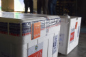 O Paraná recebeu na manhã deste sábado (1º) 14.600 doses da Coronavac, fabricada pelo Instituto Butantan/Sinovac. O volume é parte das 406.100 doses de vacinas contra a Covid-19, referentes ao 16° lote enviado pelo Ministério da Saúde ao Estado.  -  Curitiba, 01/05/2021  -  Foto: Américo Antonio/SESA
